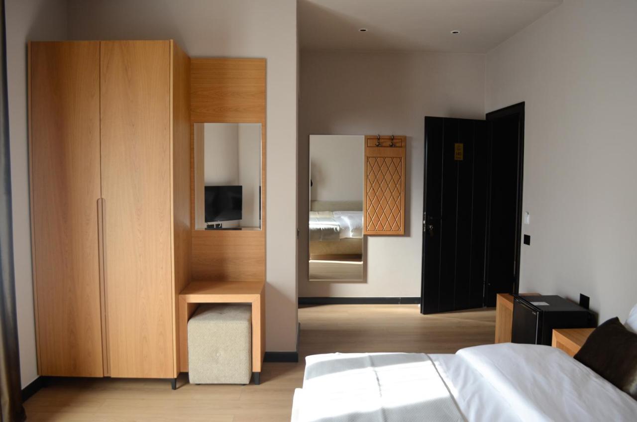 N'Peze Hotel Ljaknasi Esterno foto