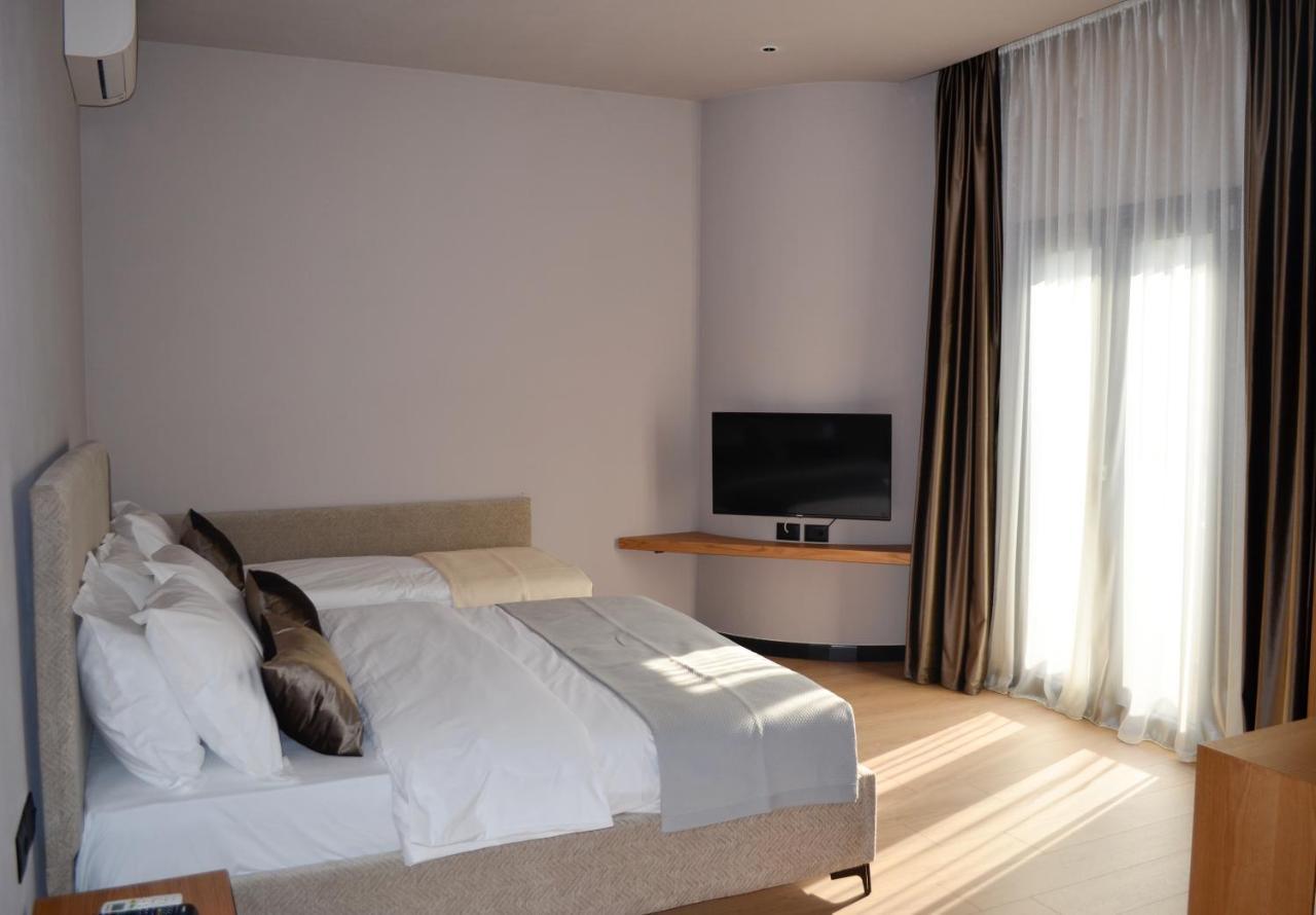 N'Peze Hotel Ljaknasi Esterno foto