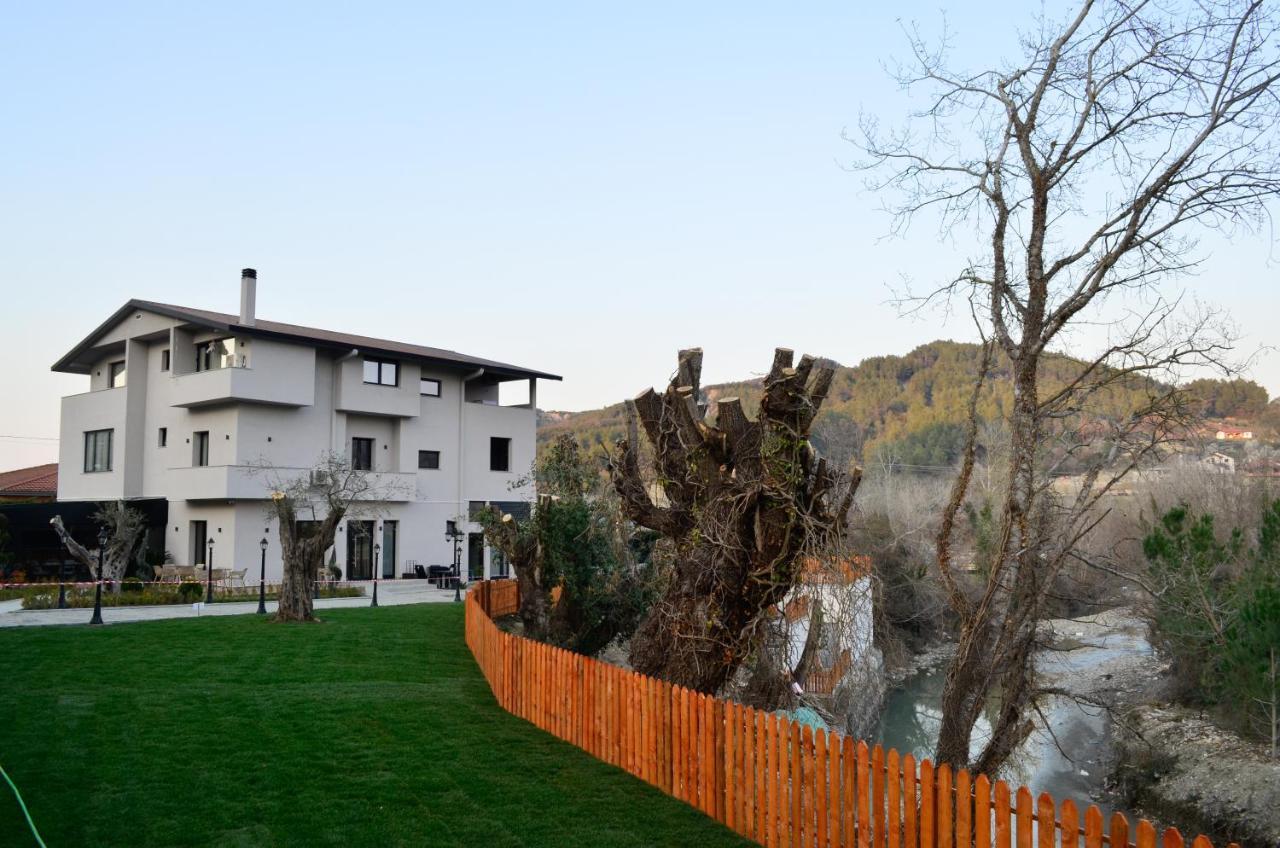 N'Peze Hotel Ljaknasi Esterno foto