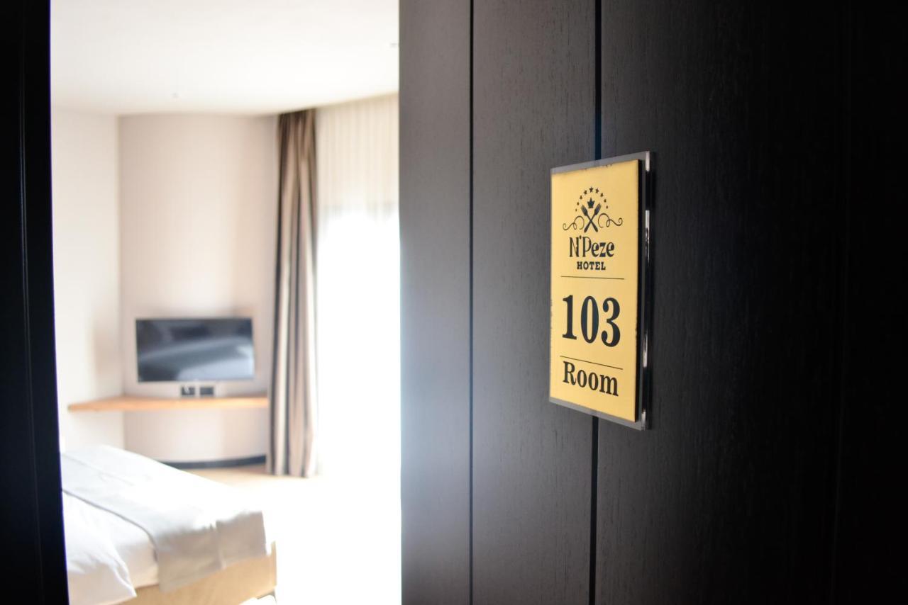N'Peze Hotel Ljaknasi Esterno foto