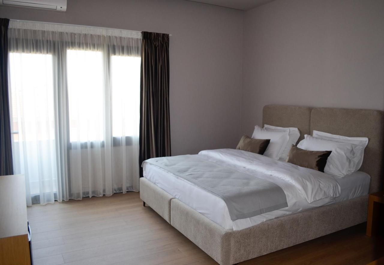 N'Peze Hotel Ljaknasi Esterno foto