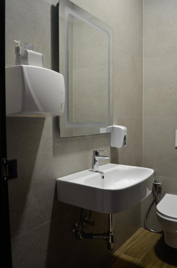 N'Peze Hotel Ljaknasi Esterno foto