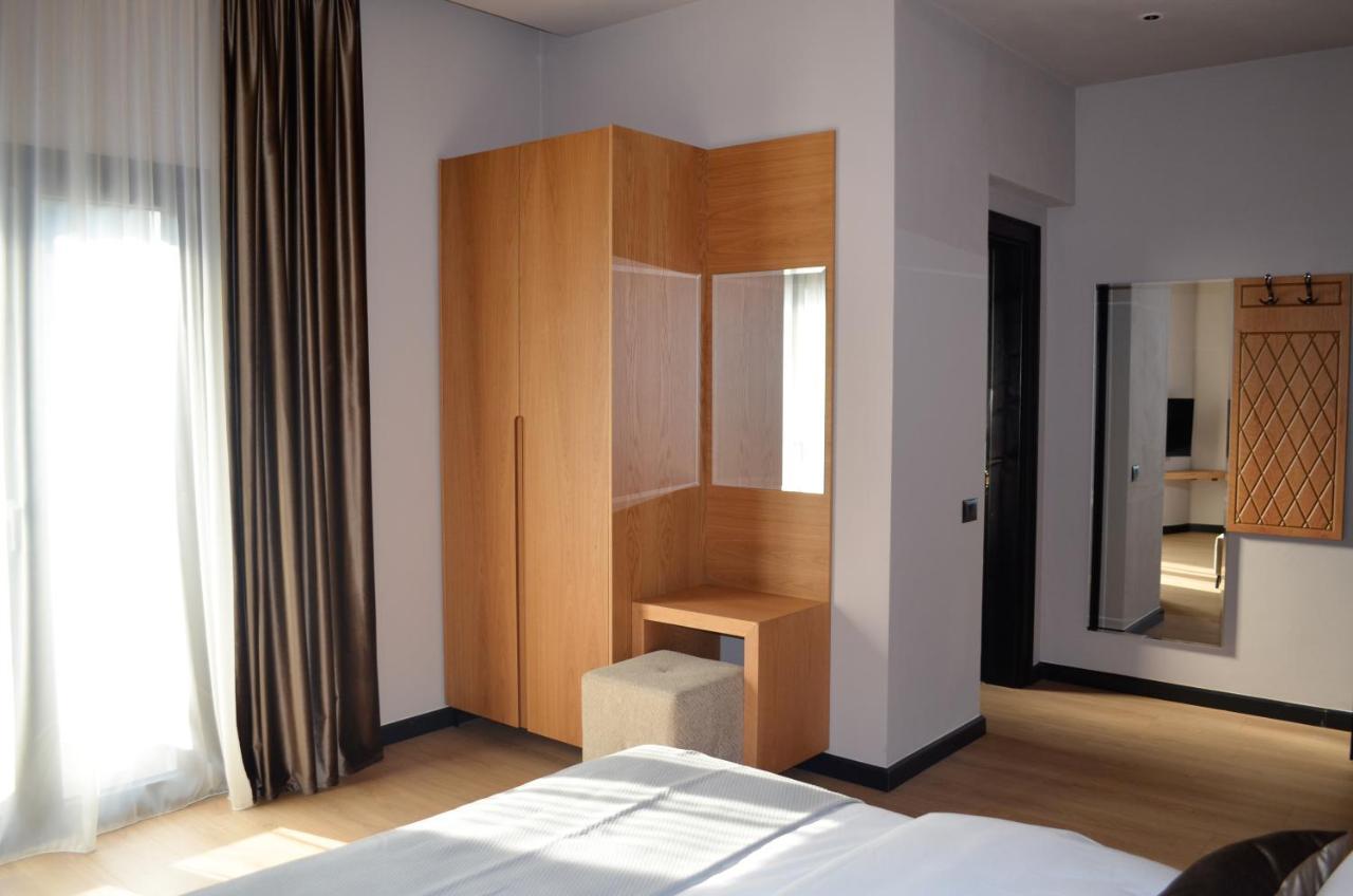 N'Peze Hotel Ljaknasi Esterno foto
